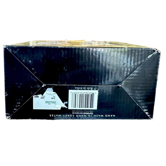 Vintage Victorian Santa Salt and Pepper Shakers Set - Picture 10 of 10